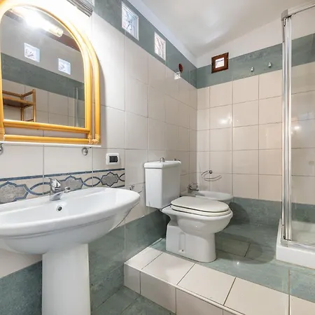 Elegante Wi-fi Gratis Con Terrazza Sul Mare Quasi A Toccare L'acqua Campu Longu