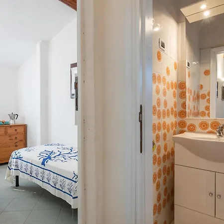 Elegante Wi-fi Gratis Con Terrazza Sul Mare Quasi A Toccare L'acqua