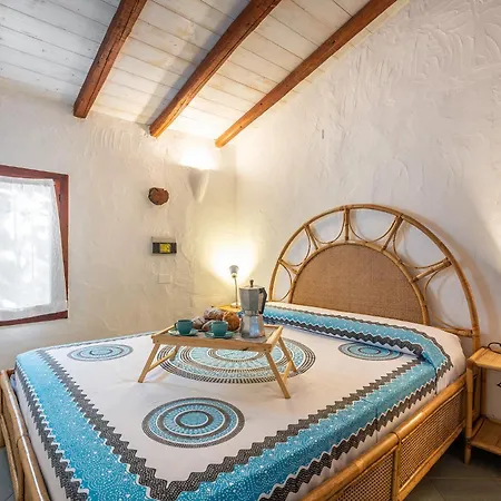 Elegante Wi-fi Gratis Con Terrazza Sul Mare Quasi A Toccare L'acqua וילה Campu Longu